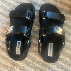 New, unworn Steven Madden black Mona sandals, size 5